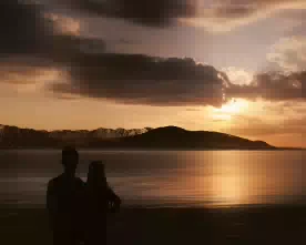 Sunset Lovers 276w