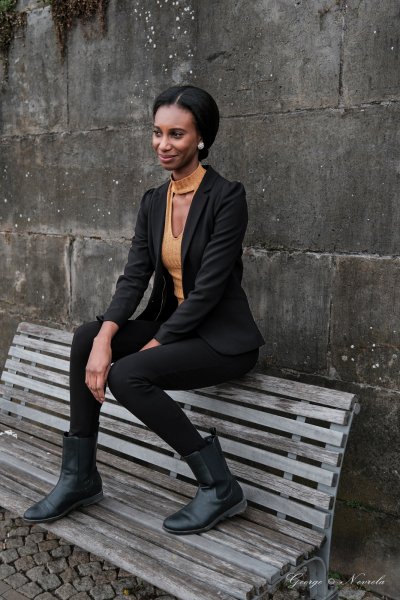 Aisha 08 – Portraits Fotografie | George Nevrela