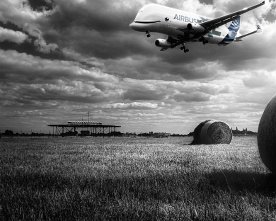 Beluga XL Landung Schwarz-Weiss