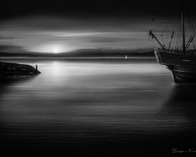 Segelschiff in der Lagune – Schwarz-Weiss